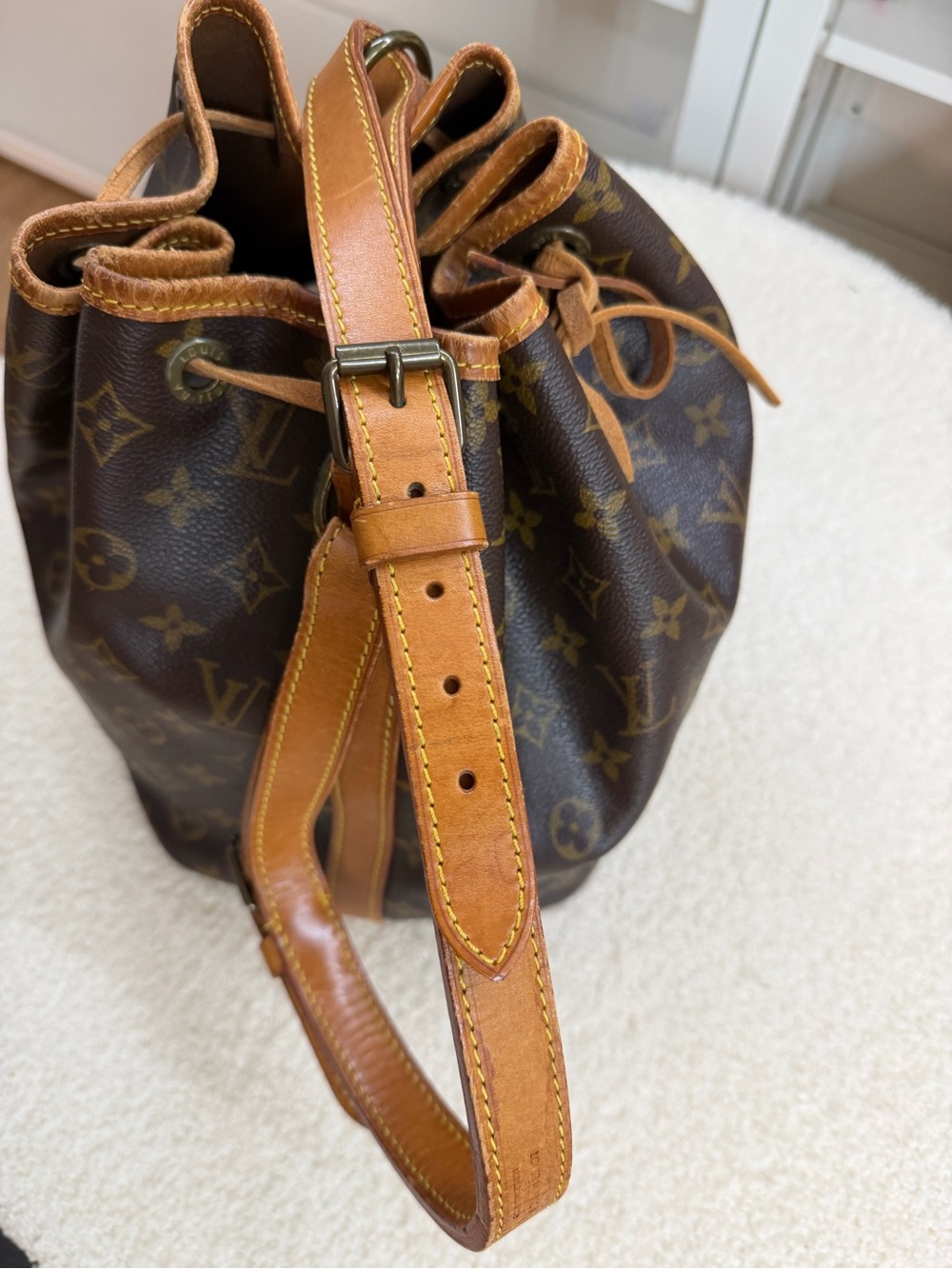 Louis Vuitton Bucket Bag - Picture 3 of 7
